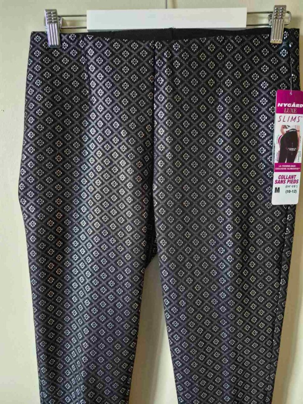 NWT Nygard Luxe Slims Silver Geometric Print Leggings Size M